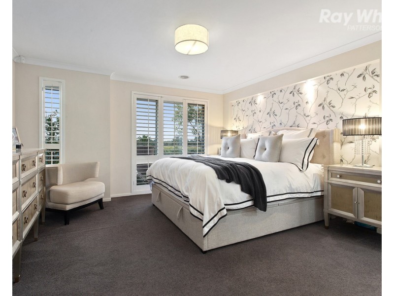 9 Waterlily Court, Waterways VIC 3195