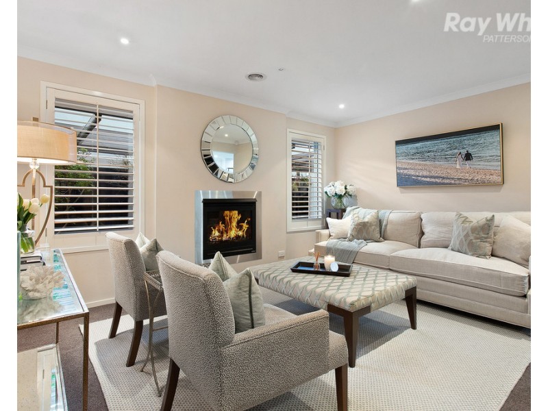 9 Waterlily Court, Waterways VIC 3195