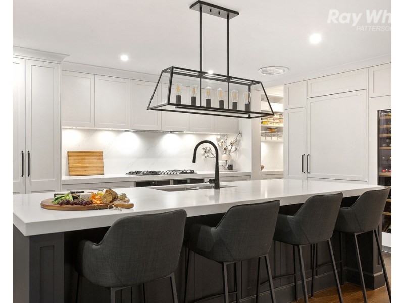 9 Waterlily Court, Waterways VIC 3195