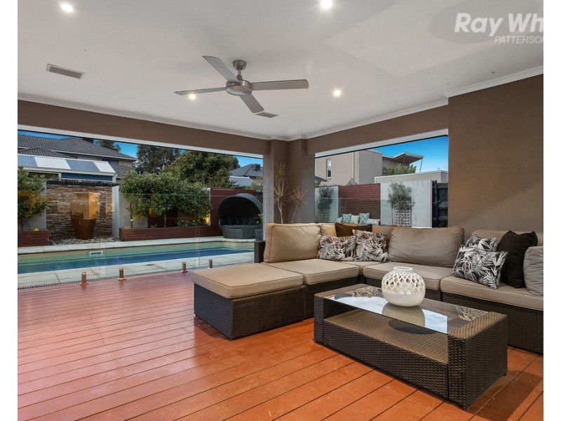 9 Waterlily Court, Waterways VIC 3195