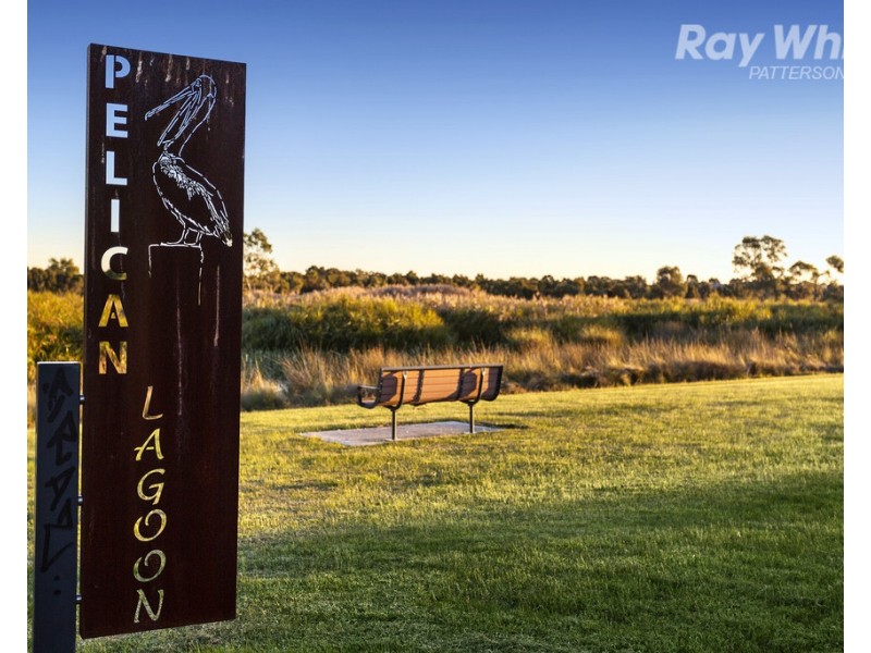 9 Waterlily Court, Waterways VIC 3195