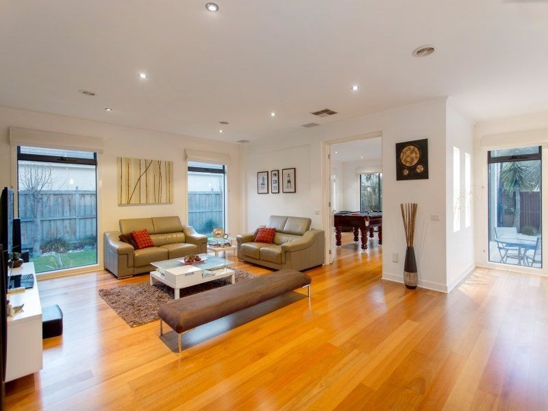 21 Island Point Avenue, Waterways VIC 3195