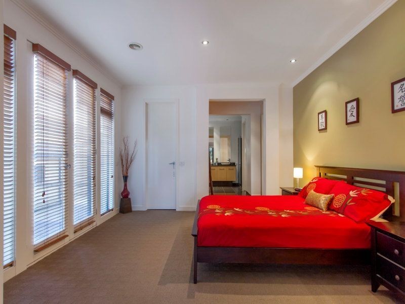 21 Island Point Avenue, Waterways VIC 3195