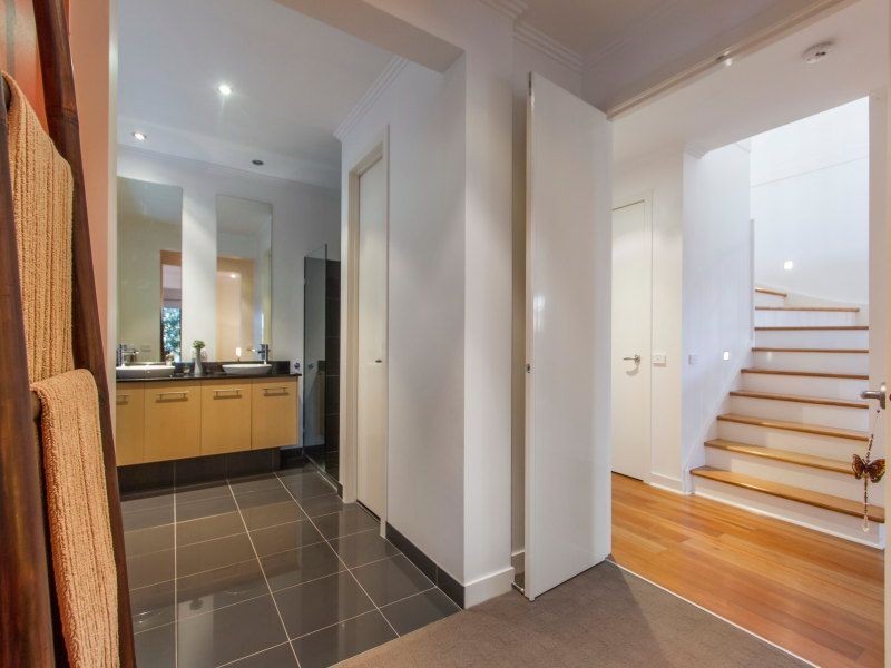 21 Island Point Avenue, Waterways VIC 3195