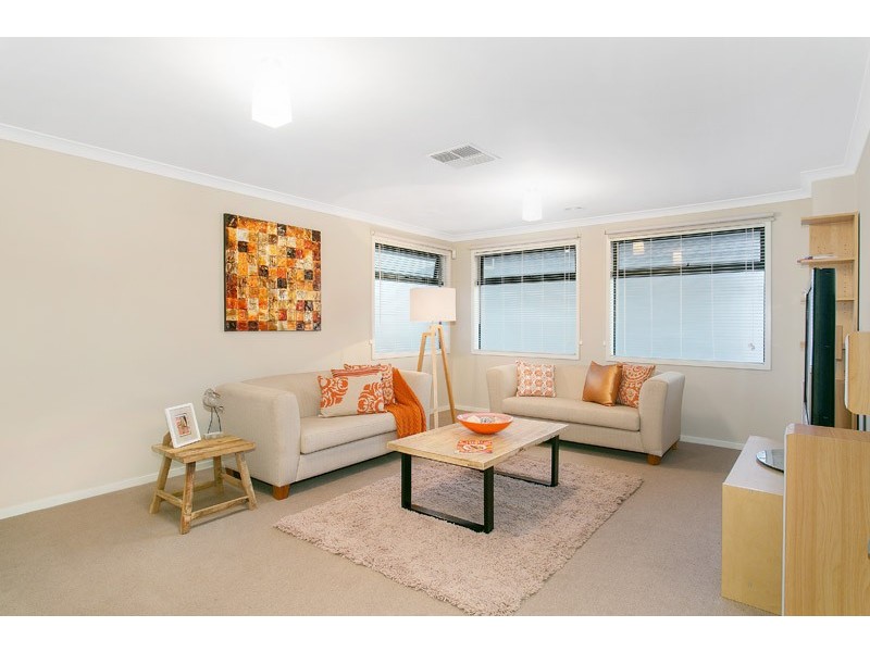 5 Fountain Court, Waterways VIC 3195