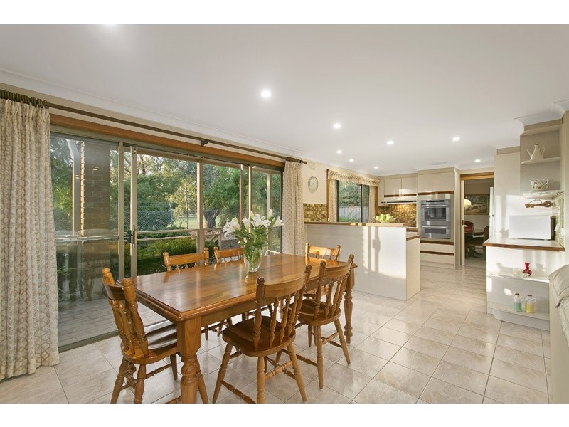28 Golfwood Close, Dingley Village VIC 3172