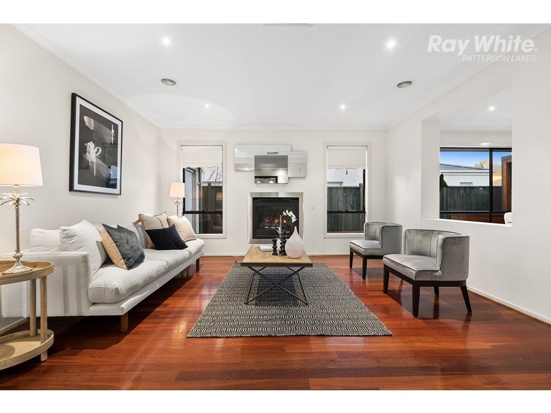 10 Binglebay Avenue, Waterways VIC 3195