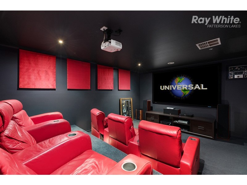 10 Binglebay Avenue, Waterways VIC 3195