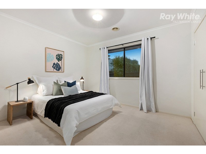 10 Binglebay Avenue, Waterways VIC 3195