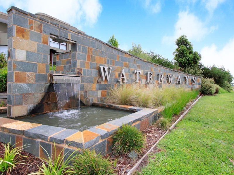 1 Island Point Avenue, Waterways VIC 3195