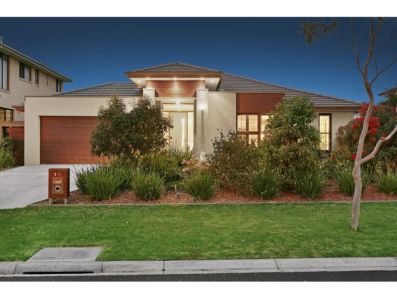 14 Macquarie Circle, Waterways VIC 3195