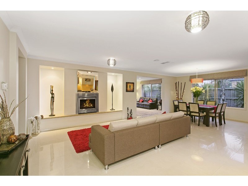 14 Macquarie Circle, Waterways VIC 3195