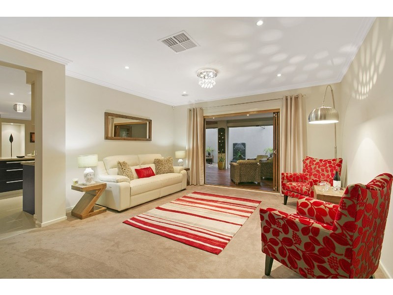 14 Macquarie Circle, Waterways VIC 3195