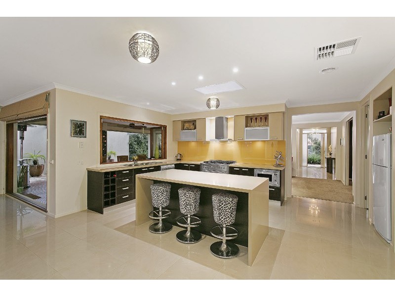 14 Macquarie Circle, Waterways VIC 3195