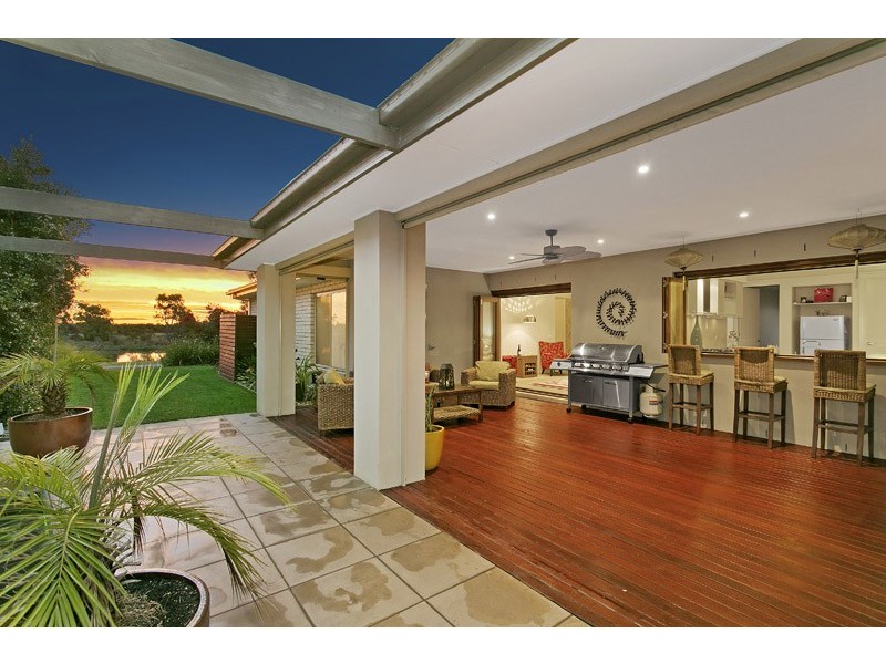 14 Macquarie Circle, Waterways VIC 3195