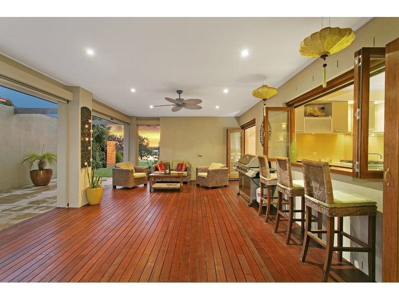 14 Macquarie Circle, Waterways VIC 3195