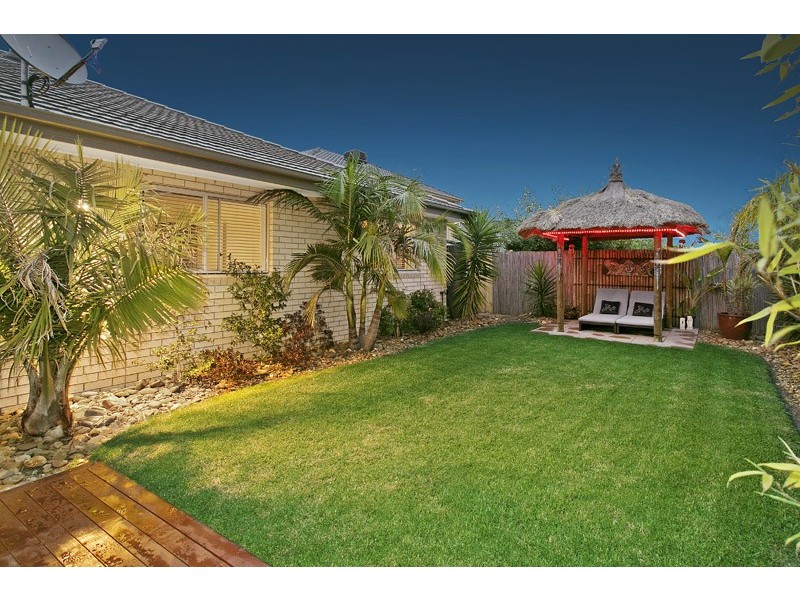 14 Macquarie Circle, Waterways VIC 3195