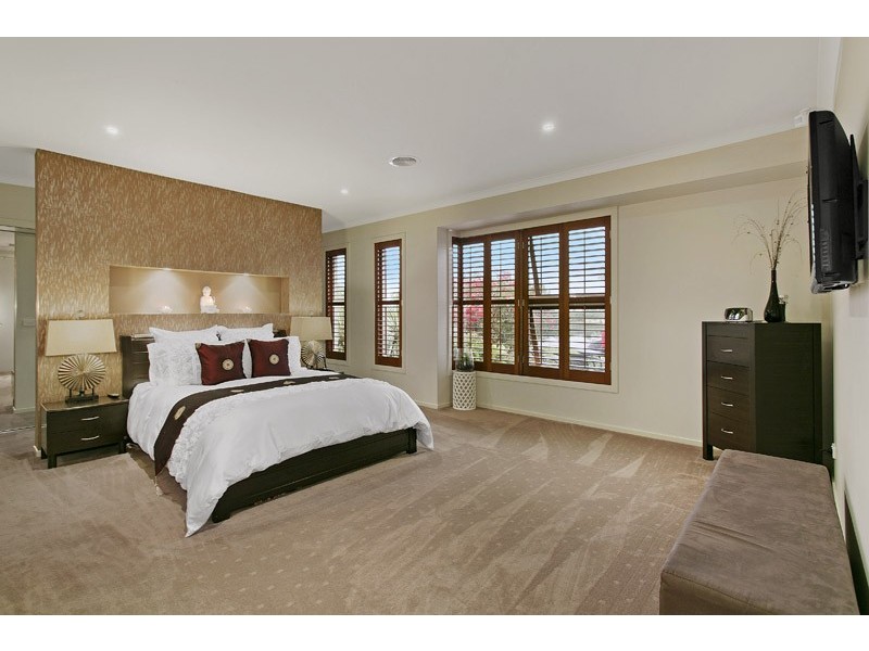 14 Macquarie Circle, Waterways VIC 3195