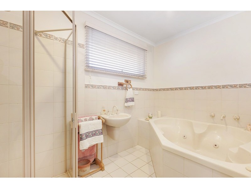 6 Kiah Crt, Patterson Lakes VIC 3197