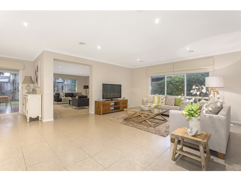 5 Observation Court, Waterways VIC 3195