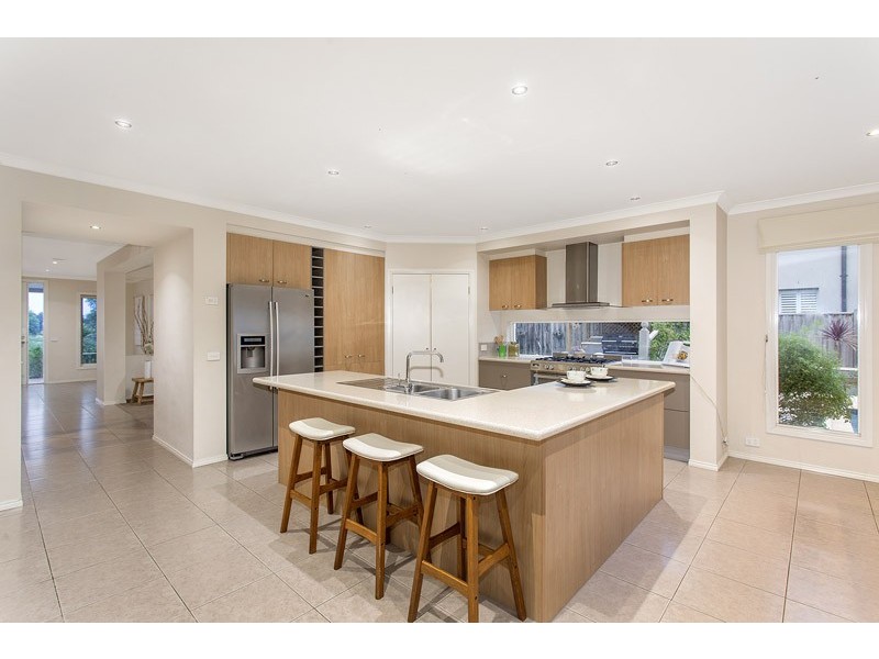 5 Observation Court, Waterways VIC 3195