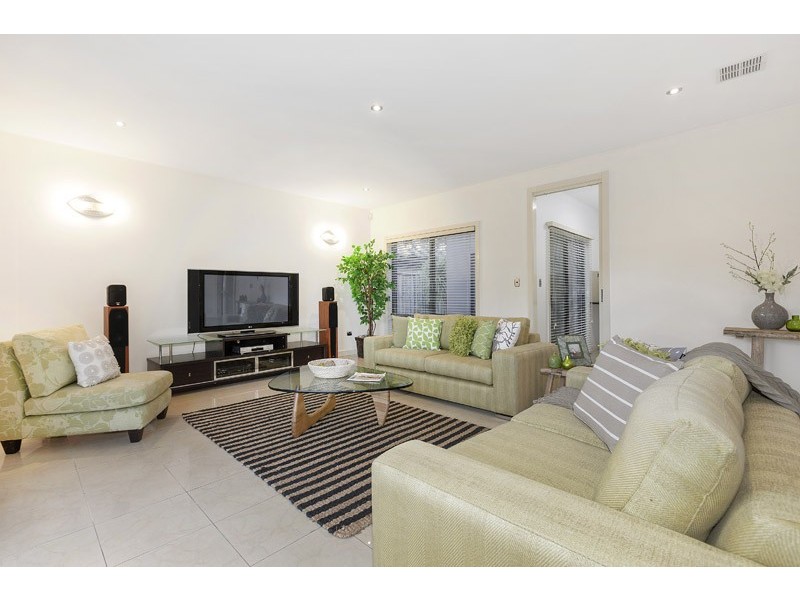 8 The Waterways Blvd, Waterways VIC 3195