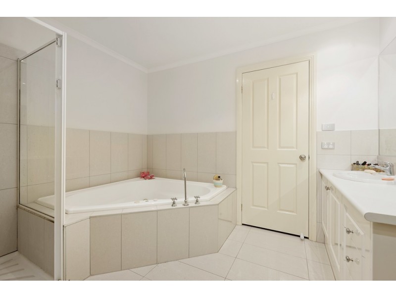 30 Scarborough Drive, Patterson Lakes VIC 3197