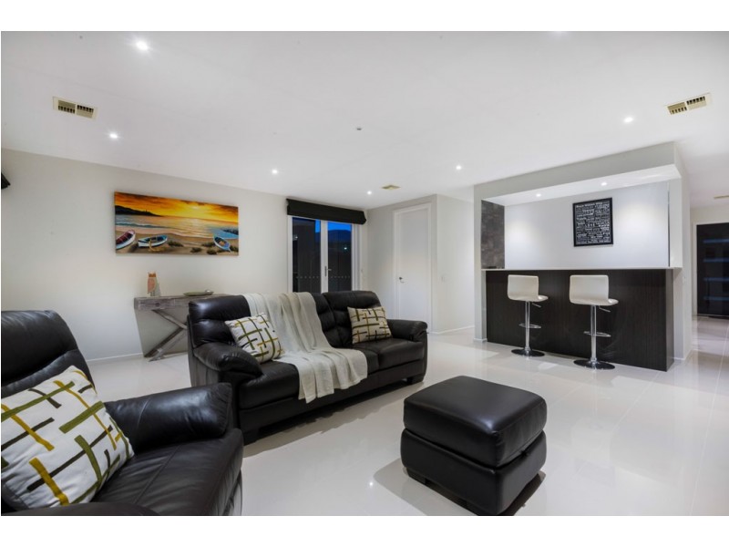 28 Riverside West, Patterson Lakes VIC 3197