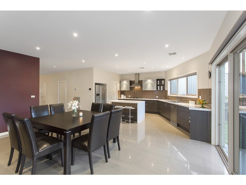 24 Riverside West, Patterson Lakes VIC 3197