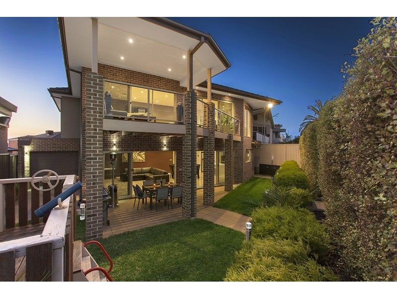 24 Riverside West, Patterson Lakes VIC 3197