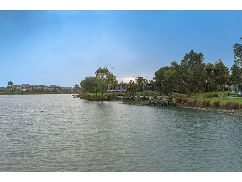 1 Burdekin Boulevard, Waterways VIC 3195