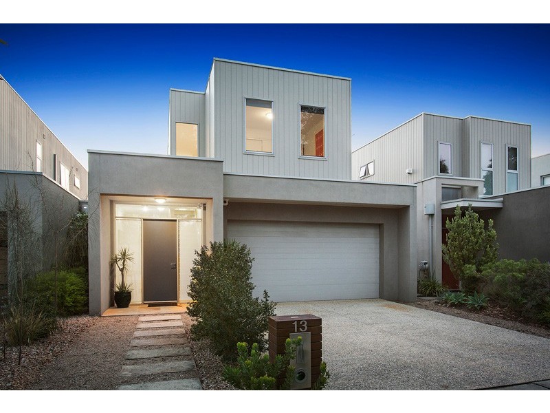 13 Linlithgow Terrace, Waterways VIC 3195