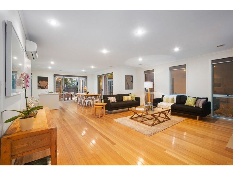 13 Linlithgow Terrace, Waterways VIC 3195