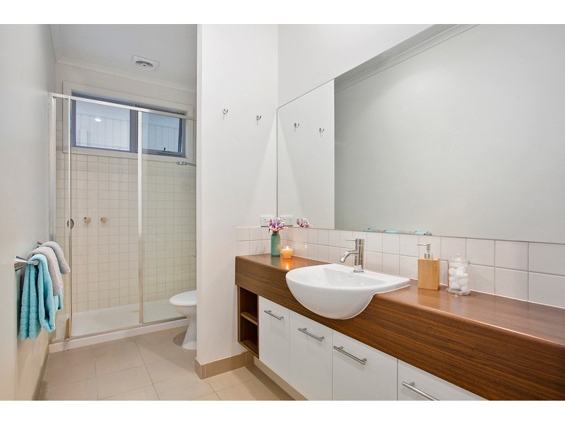 13 Linlithgow Terrace, Waterways VIC 3195