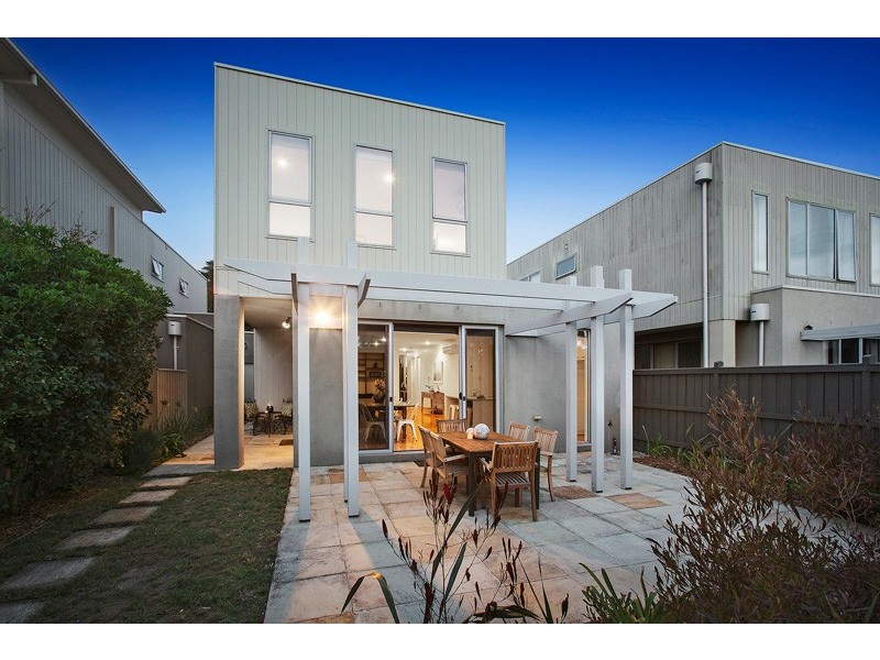 13 Linlithgow Terrace, Waterways VIC 3195