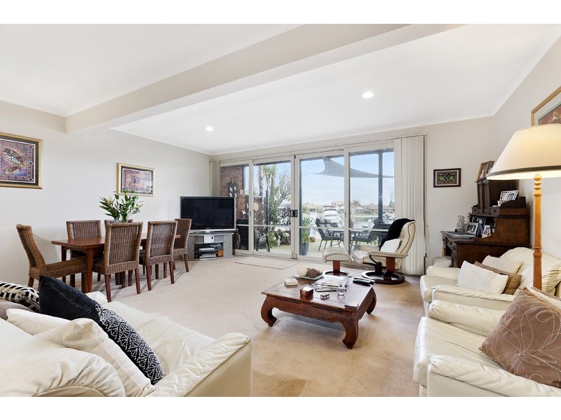 7/24 Schooner Bay Drive, Patterson Lakes VIC 3197