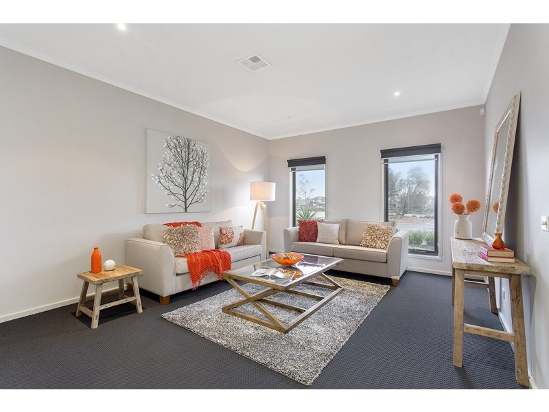 41 Waterside Drive, Waterways VIC 3195