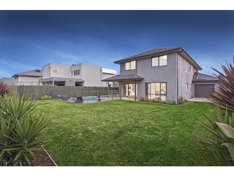 41 Waterside Drive, Waterways VIC 3195