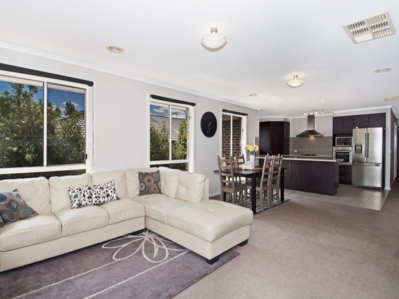 53 Clifton Park Drive, Carrum Downs VIC 3201