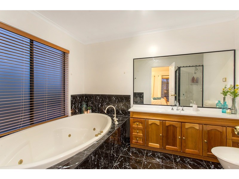 2 Lady Wellington Court, Patterson Lakes VIC 3197