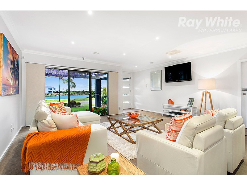 51 Waterside Drive, Waterways VIC 3195
