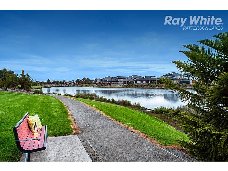 51 Waterside Drive, Waterways VIC 3195