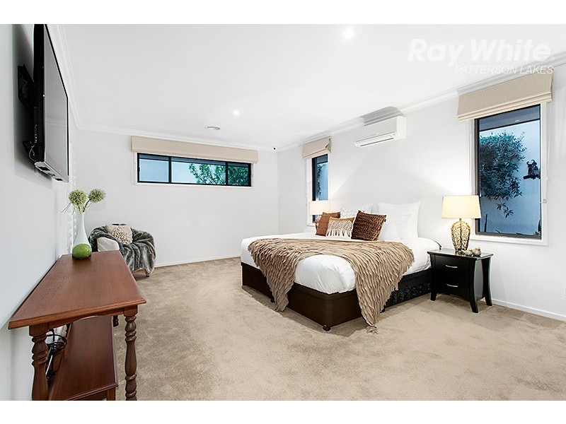 51 Waterside Drive, Waterways VIC 3195