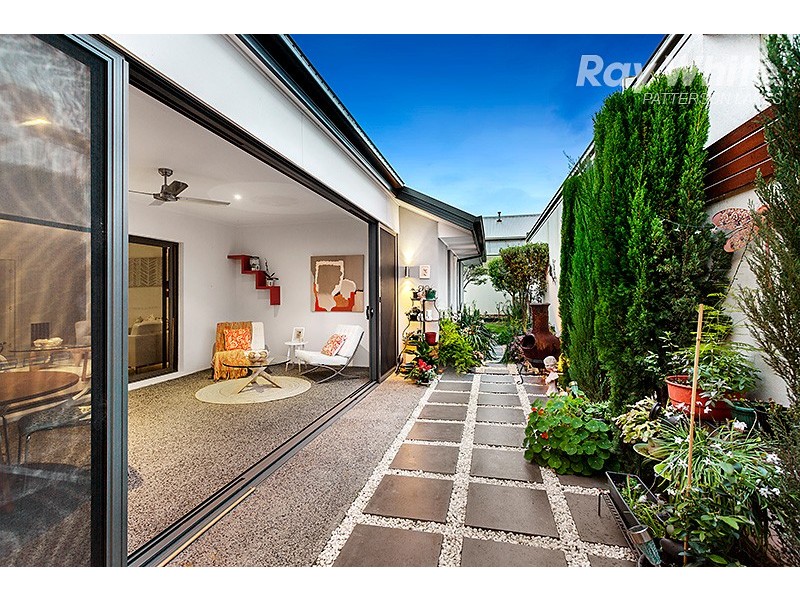 51 Waterside Drive, Waterways VIC 3195