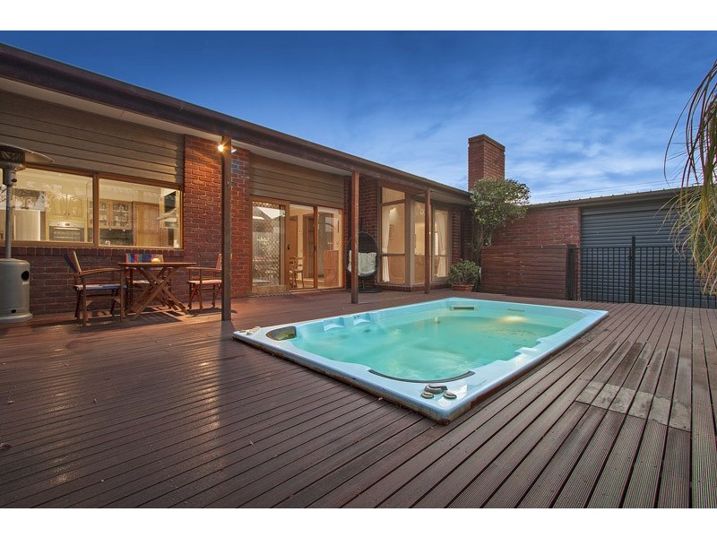 15 Mussert Avenue, Dingley Village VIC 3172