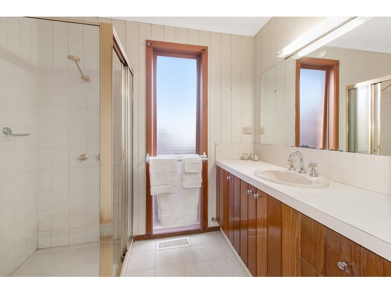 15 Mussert Avenue, Dingley Village VIC 3172