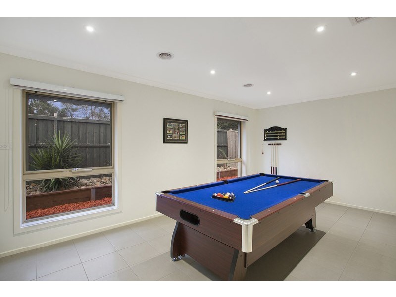 13 Mitta Avenue, Waterways VIC 3195