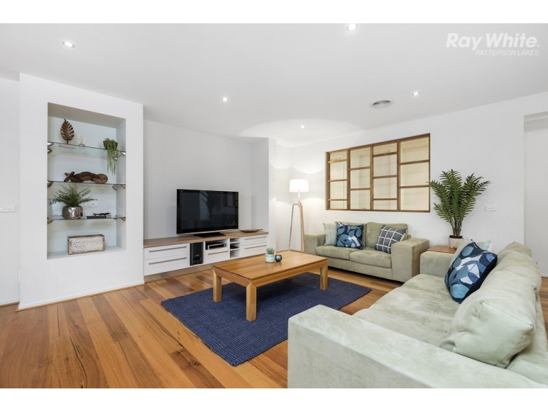 4 Coorong Circle, Waterways VIC 3195