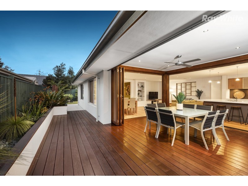 4 Coorong Circle, Waterways VIC 3195