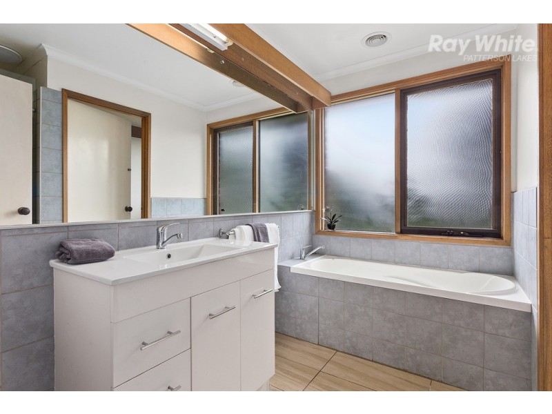 1 Marlin Bay, Patterson Lakes VIC 3197